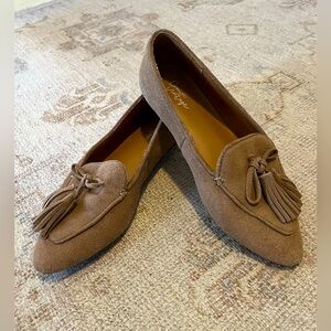 Crown Vintage pointy toe loafer size 6